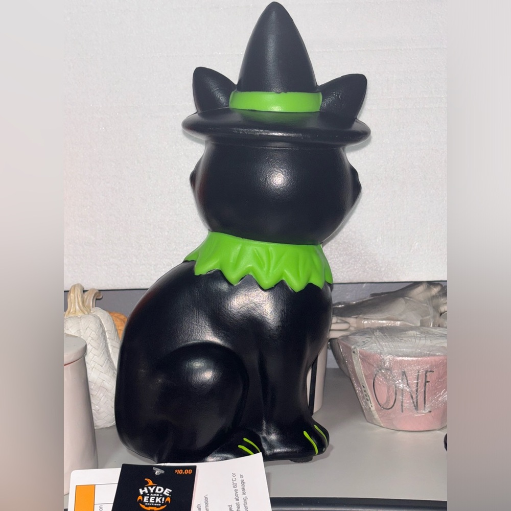 Halloween Blowmold Light up Cat - Picture 3 of 13